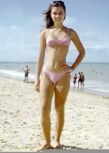 bikini060.JPG (24KB)