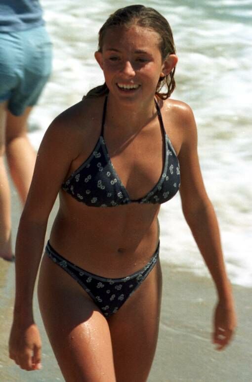bikini067.JPG (45KB)
