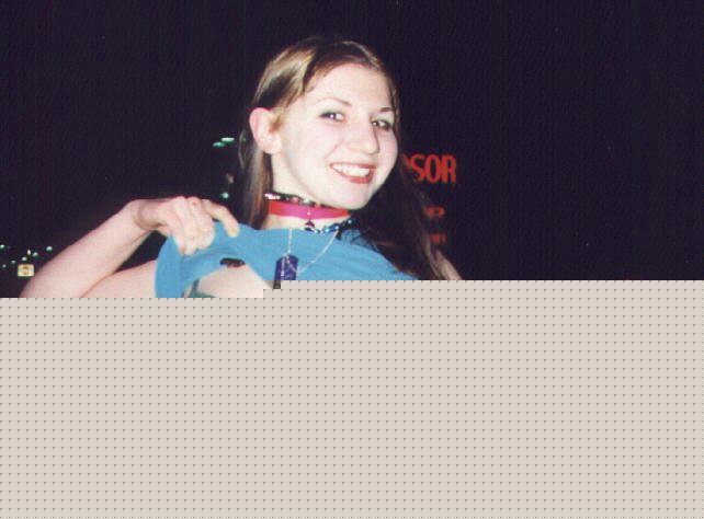 peek024.JPG (40KB)